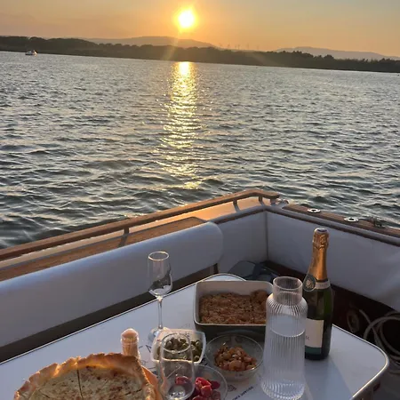 Sunset Boat Botel Leucate